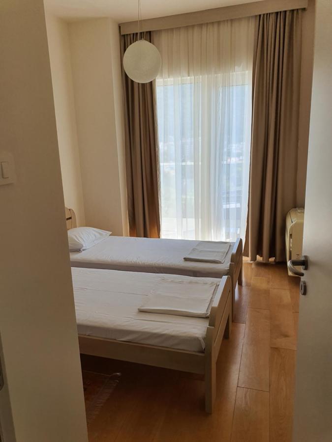 Apartman Lav Tre Canne Lägenhet Budva Exteriör bild