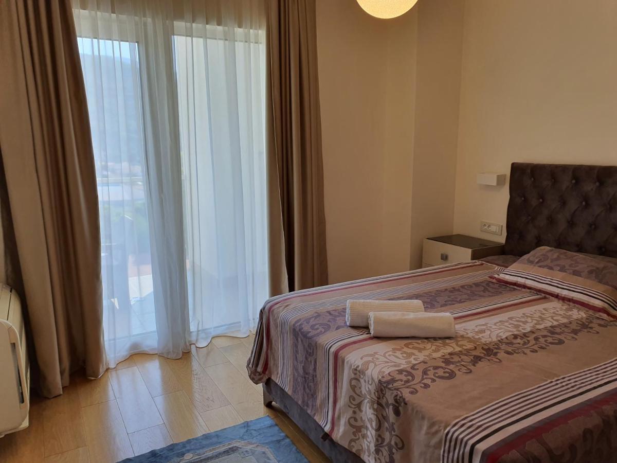 Apartman Lav Tre Canne Lägenhet Budva Exteriör bild